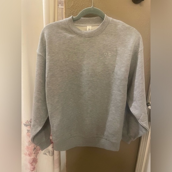 ALO YOGA Accolade Crew Neck Pullover XXS Core: Athletic Heather Grey NWT - Picture 4 of 6